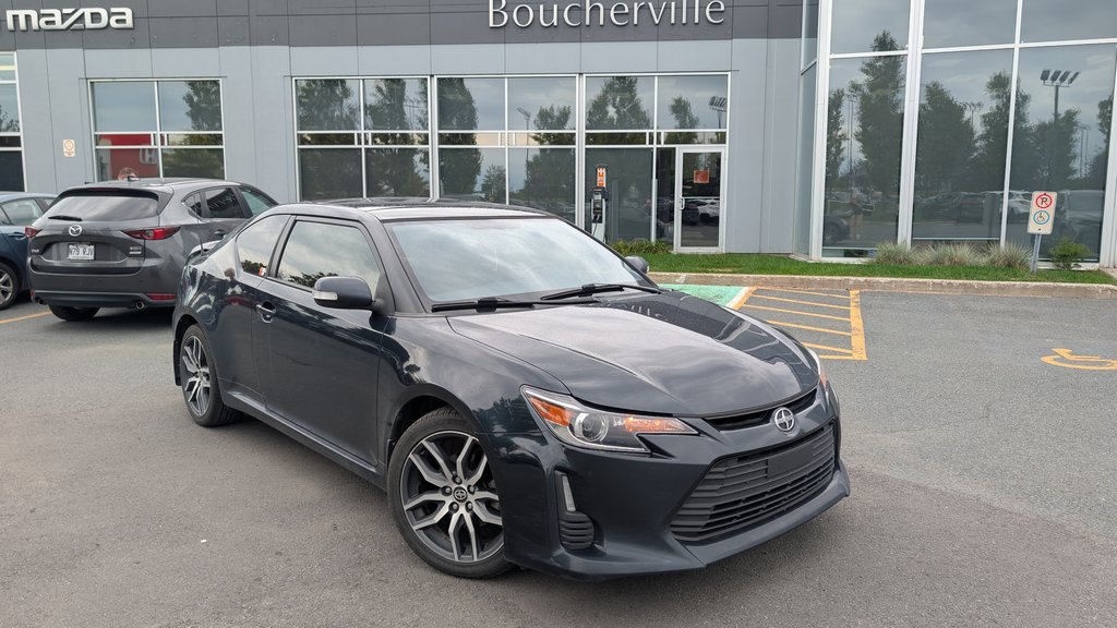 2015 Scion tC FIABILITÉ! BAS KM, TOIT in Boucherville, Quebec - 1 - w1024h768px