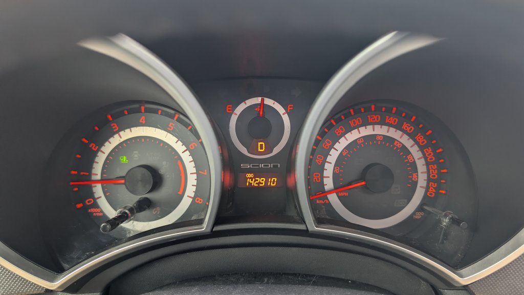 2015 Scion tC FIABILITÉ! BAS KM, TOIT in Boucherville, Quebec - 5 - w1024h768px