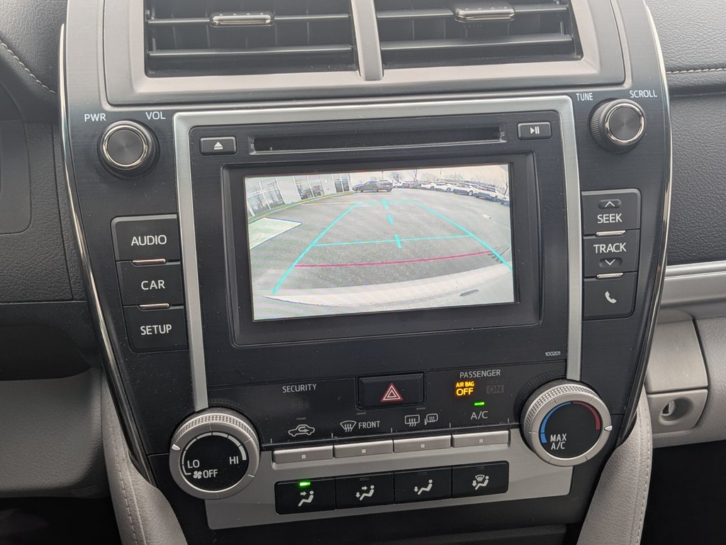 2014 Toyota Camry LE BAS KILOMÉTRAGE, TOIT OUVRANT, BLUETOOTH in Boucherville, Quebec - 17 - w1024h768px