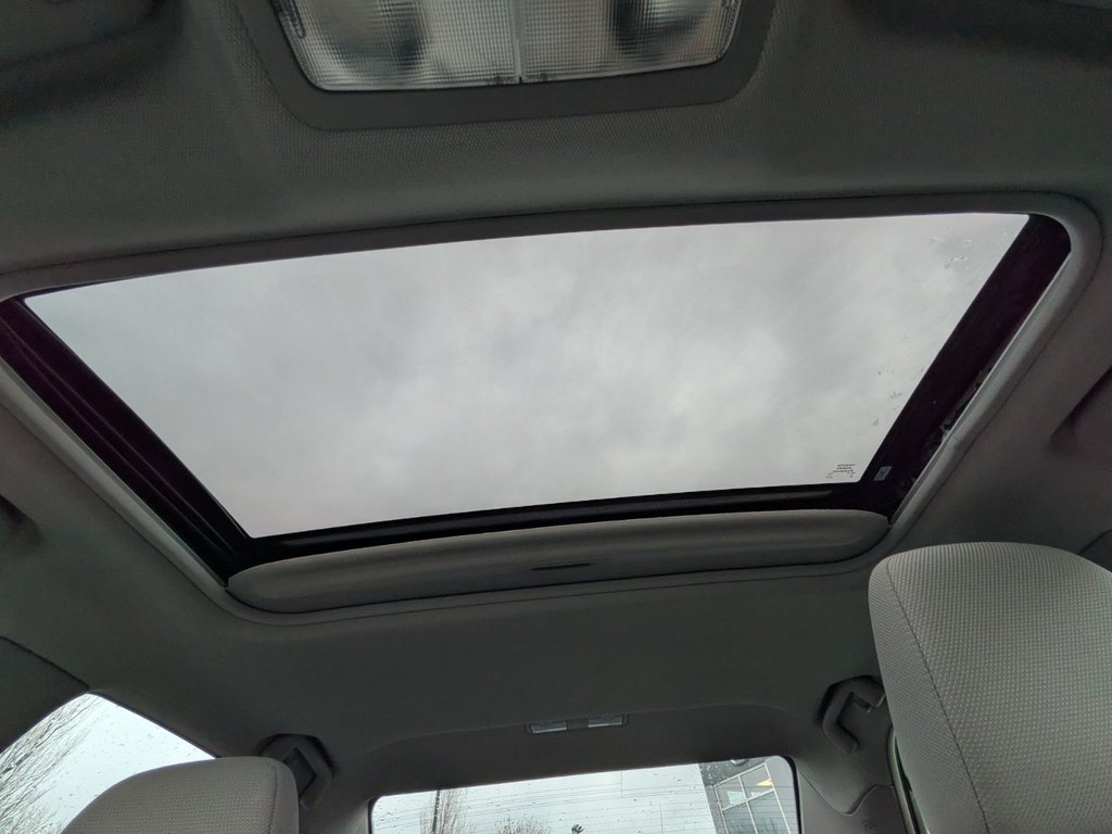 2014 Toyota Camry LE BAS KILOMÉTRAGE, TOIT OUVRANT, BLUETOOTH in Boucherville, Quebec - 19 - w1024h768px