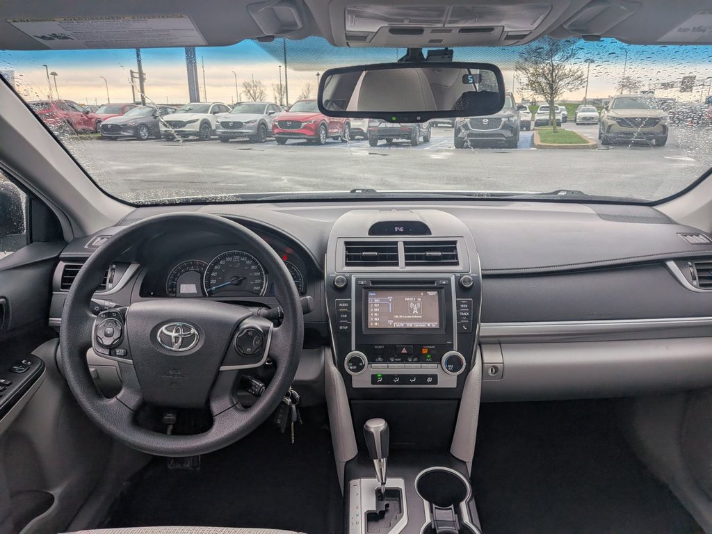 2014 Toyota Camry LE BAS KILOMÉTRAGE, TOIT OUVRANT, BLUETOOTH in Boucherville, Quebec - 15 - w1024h768px