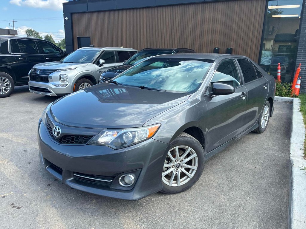 2014 Toyota Camry SE, BAS KM, CLIMATISATION in Boucherville, Quebec - 1 - w1024h768px