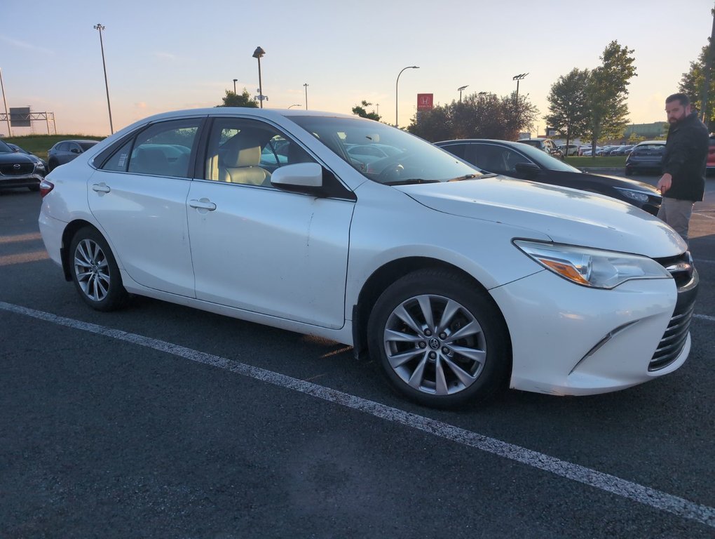 Toyota Camry XLE, CUIR, TOIT, NAV, BAS KM 2015 à Boucherville, Québec - 1 - w1024h768px
