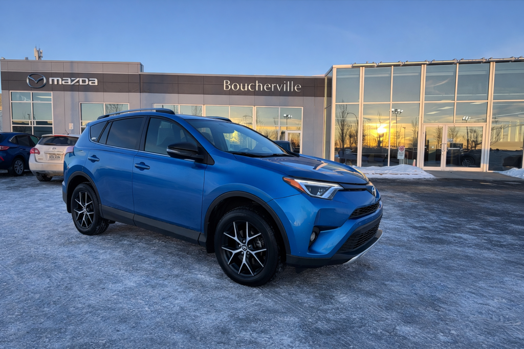 Toyota RAV4 SE AWD 8 PNEUS CUIR TOIT CAMÉRA RECUL 2016 à Boucherville, Québec - 1 - w1024h768px