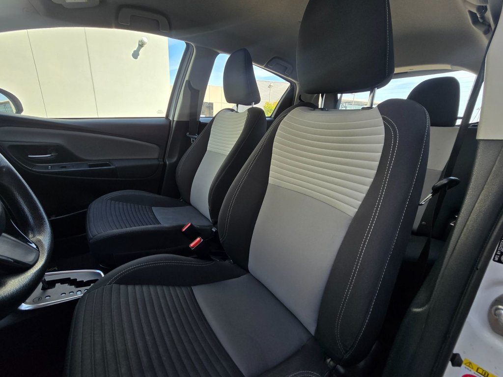 2018 Toyota Yaris Hatchback LE 1 PROPRIO BAS KM in Boucherville, Quebec - 10 - w1024h768px