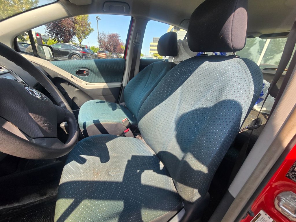 2007 Toyota Yaris LE / PNEUS HIVER INCLUS in Boucherville, Quebec - 9 - w1024h768px