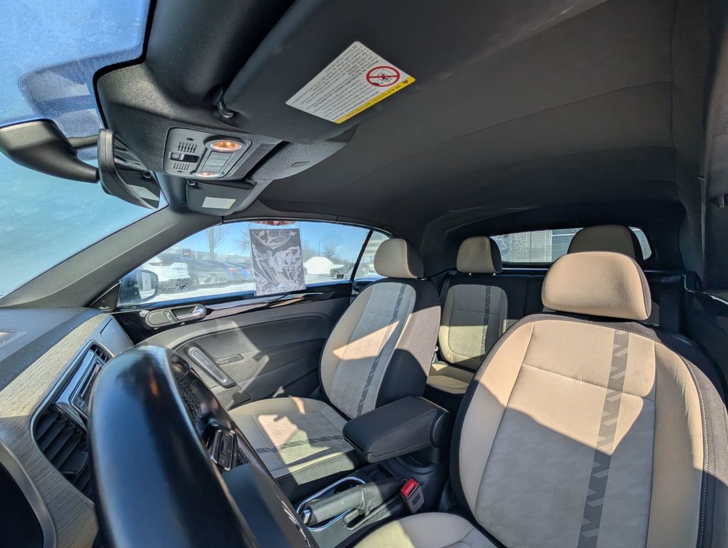 2018 Volkswagen Beetle Convertible COAST EDITION. PNEUS HIVER/ÉTÉ INCLUS in Boucherville, Quebec - 11 - w1024h768px