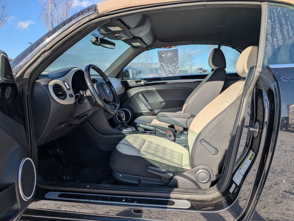 2018 Volkswagen Beetle Convertible COAST EDITION. PNEUS HIVER/ÉTÉ INCLUS in Boucherville, Quebec - 10 - w1024h768px