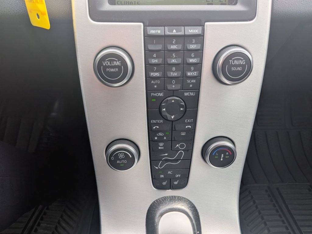 2013 Volvo C30 T5 in Boucherville, Quebec - 13 - w1024h768px