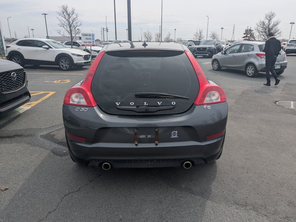 2013 Volvo C30 T5 in Boucherville, Quebec - 8 - w1024h768px