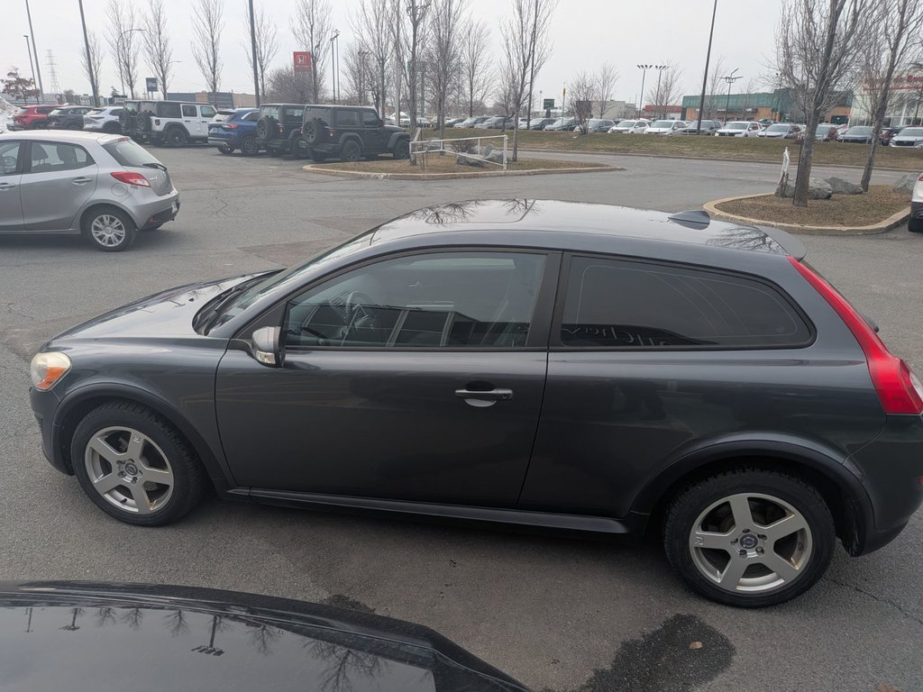 2013 Volvo C30 T5 in Boucherville, Quebec - 5 - w1024h768px
