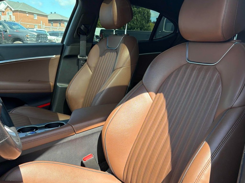 2021 GENESIS G70 2.0T Elite AWD in St-Jean-Sur-Richelieu, Quebec - 4 - w1024h768px