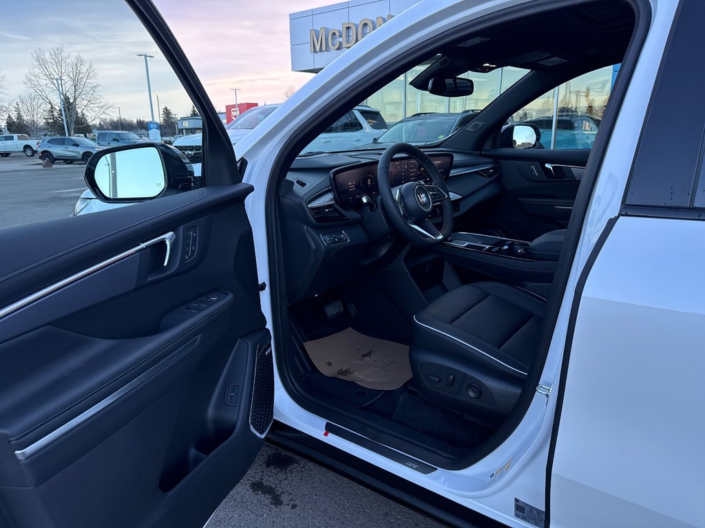 2025 Buick Enclave in Taber, Alberta - 7 - w1024h768px