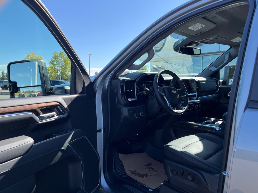 2025 Chevrolet Silverado 3500 HD in Taber, Alberta - 6 - w1024h768px