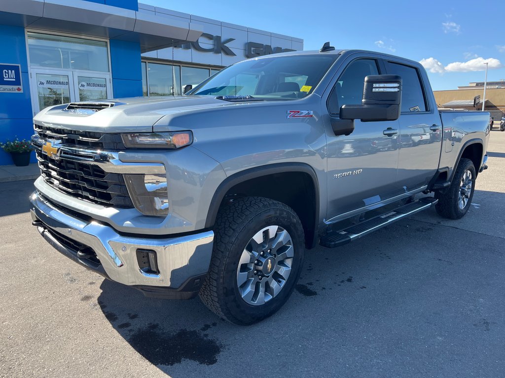 2025 Chevrolet Silverado 3500 HD in Taber, Alberta - 1 - w1024h768px