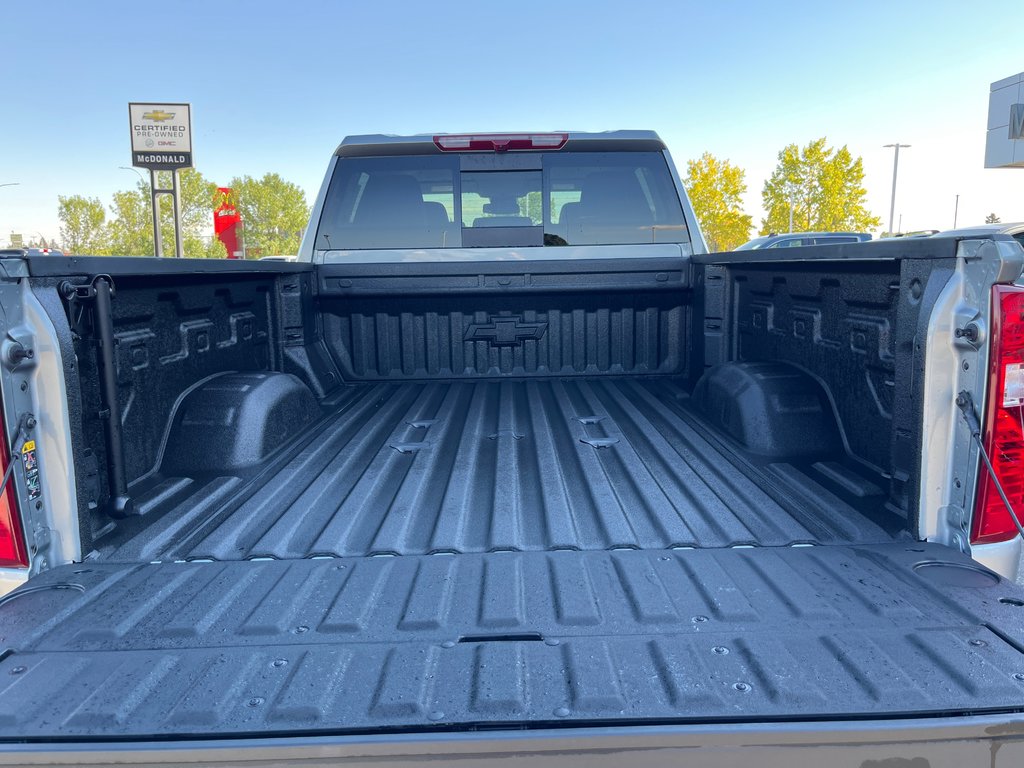 2025 Chevrolet Silverado 3500 HD in Taber, Alberta - 21 - w1024h768px