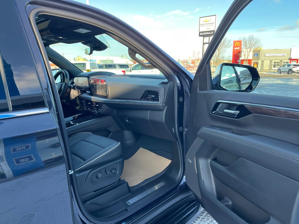 2025 Chevrolet Suburban in Taber, Alberta - 9 - w1024h768px