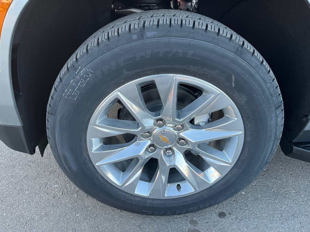 2025 Chevrolet Suburban in Taber, Alberta - 28 - w1024h768px