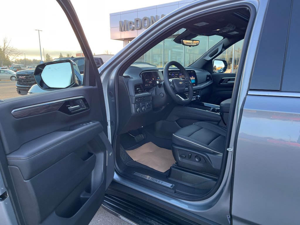 2025 Chevrolet Suburban in Taber, Alberta - 8 - w1024h768px