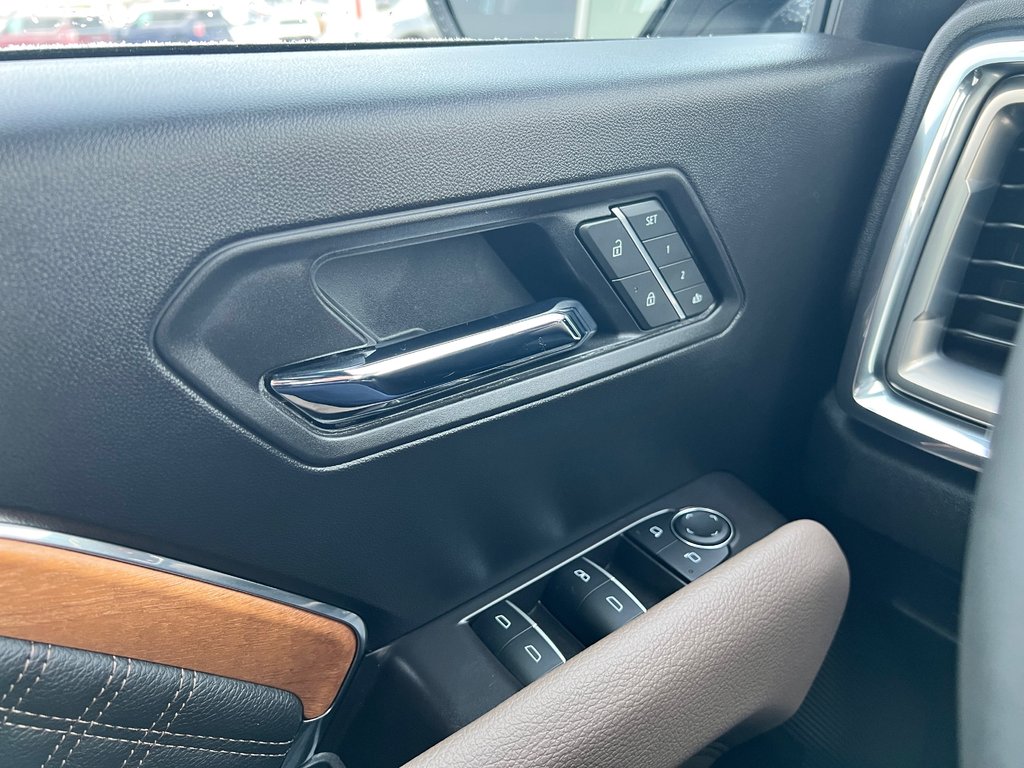 2025 GMC Canyon in Taber, Alberta - 15 - w1024h768px