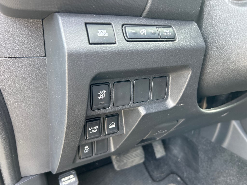 2022 Nissan Frontier in Taber, Alberta - 9 - w1024h768px