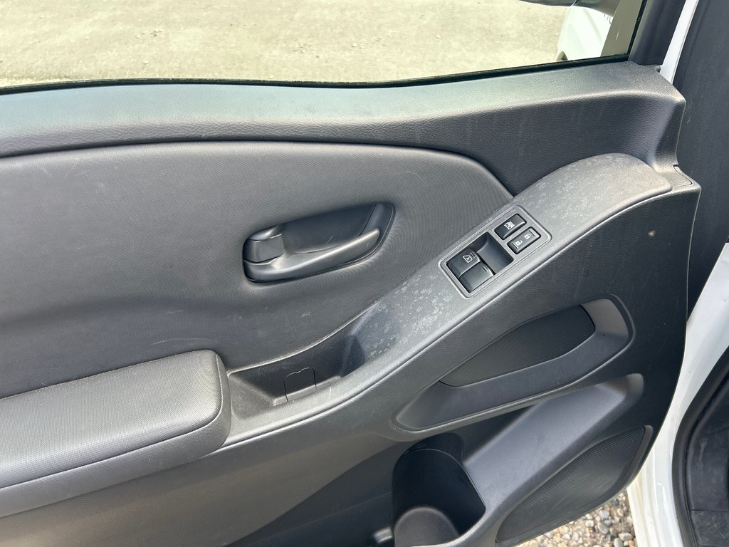 2022 Nissan Frontier in Taber, Alberta - 8 - w1024h768px