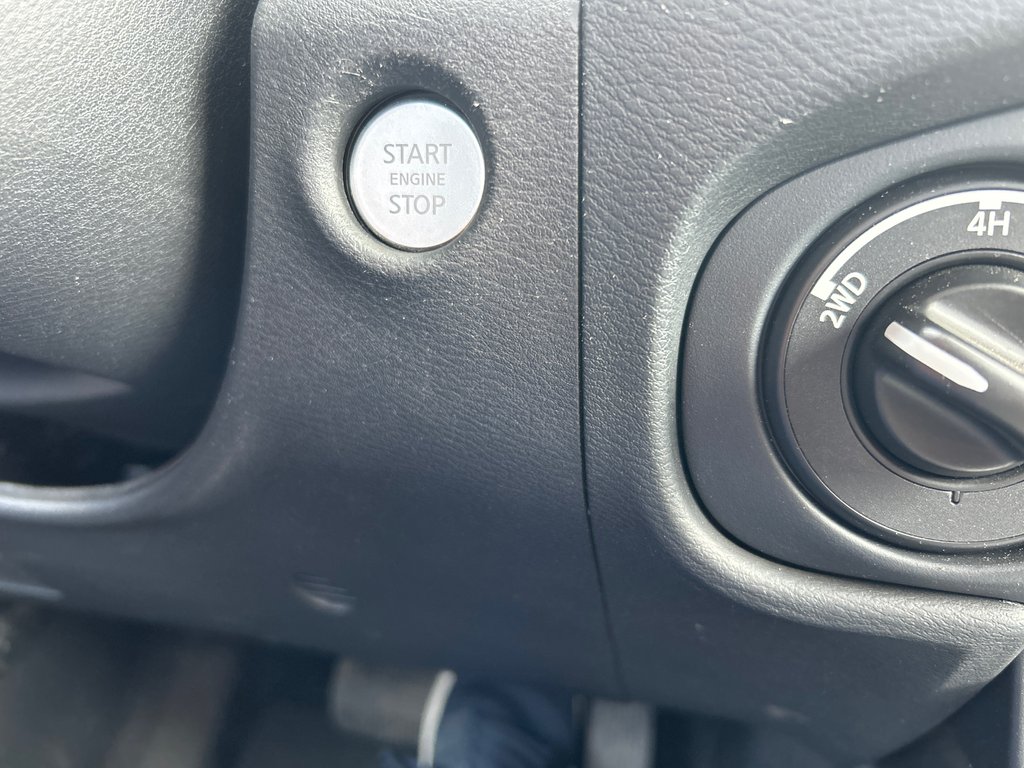 2022 Nissan Frontier in Taber, Alberta - 15 - w1024h768px
