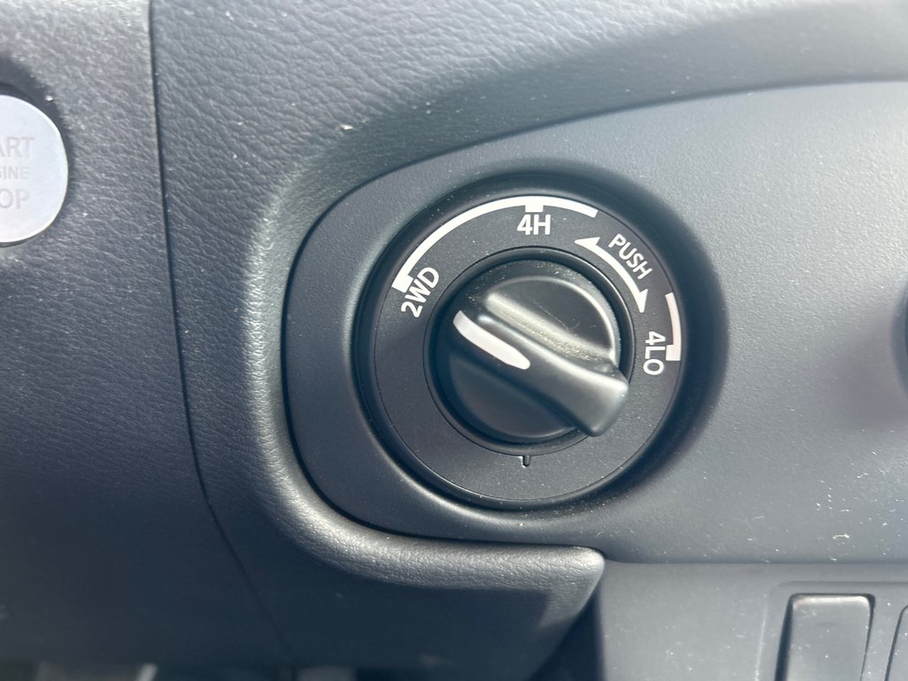 2022 Nissan Frontier in Taber, Alberta - 14 - w1024h768px