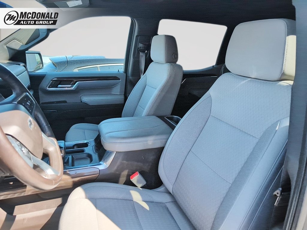 2023 Chevrolet Silverado 1500 4WD Crew CAB in Taber, Alberta - 4 - w1024h768px