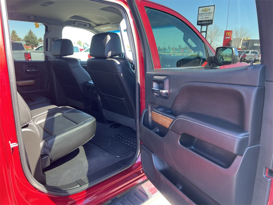 2018 Chevrolet Silverado 1500 in Taber, Alberta - 8 - w1024h768px