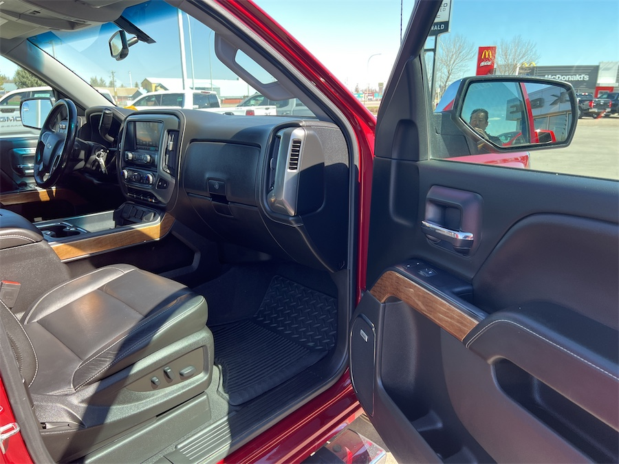 2018 Chevrolet Silverado 1500 in Taber, Alberta - 7 - w1024h768px