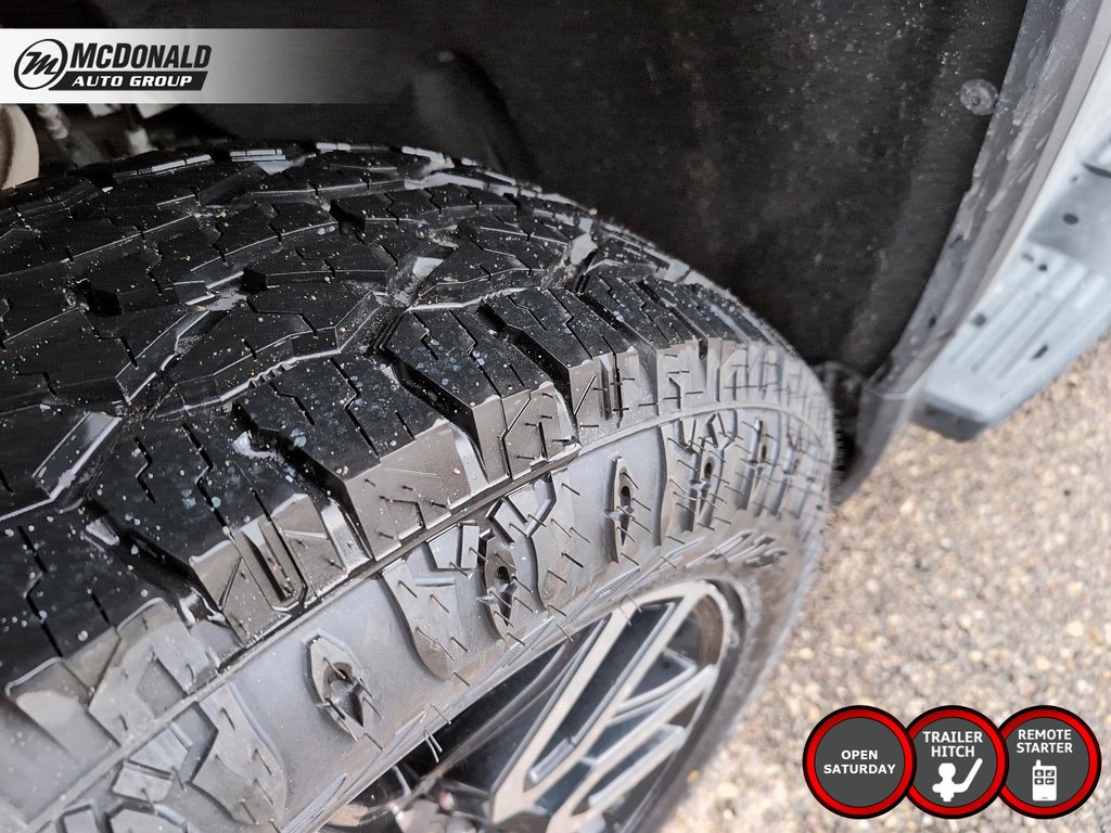 2025 GMC Sierra 1500 AT4 Crew Cab 4WD in Taber, Alberta - 8 - w1024h768px