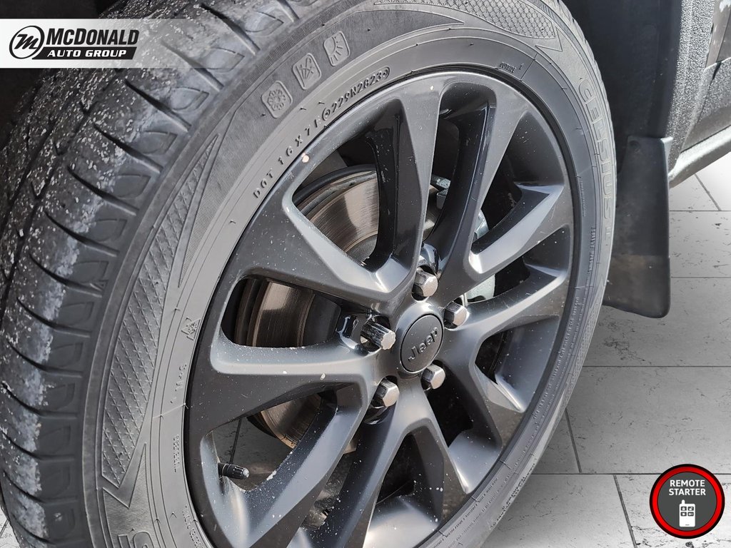 2020 Jeep GRAND CHEROKEE LAR/ALTLaredo in Taber, Alberta - 7 - w1024h768px