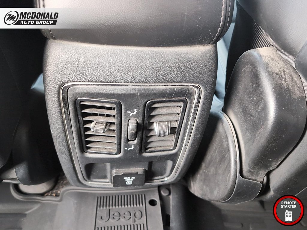 2020 Jeep GRAND CHEROKEE LAR/ALTLaredo in Taber, Alberta - 13 - w1024h768px