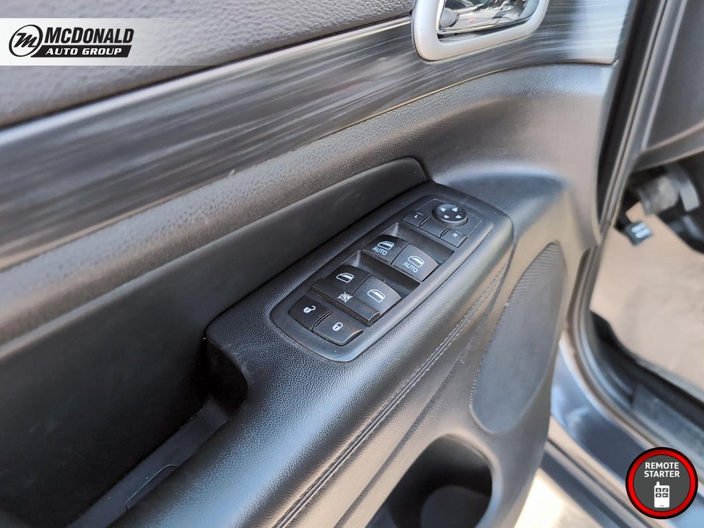 2020 Jeep SUV GRAND CHEROKEE LAR/ALTLaredo in Taber, Alberta - 18 - w1024h768px
