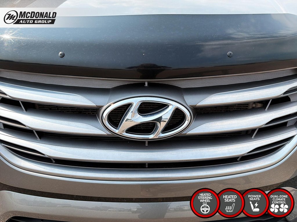 2017 Hyundai Santa Fe in Taber, Alberta - 12 - w1024h768px
