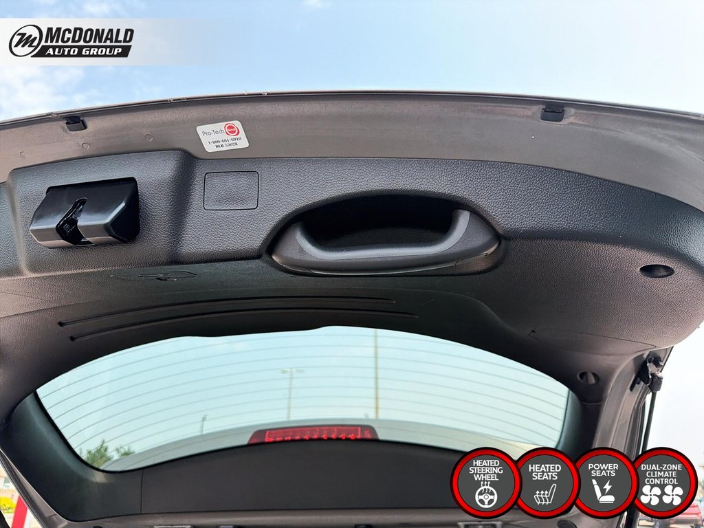 2017 Hyundai Santa Fe in Taber, Alberta - 14 - w1024h768px