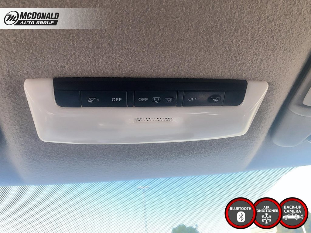 2019 Nissan Kicks in Taber, Alberta - 38 - w1024h768px