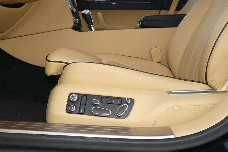 Land Rover Vancouver 2012 Bentley Continental Flying