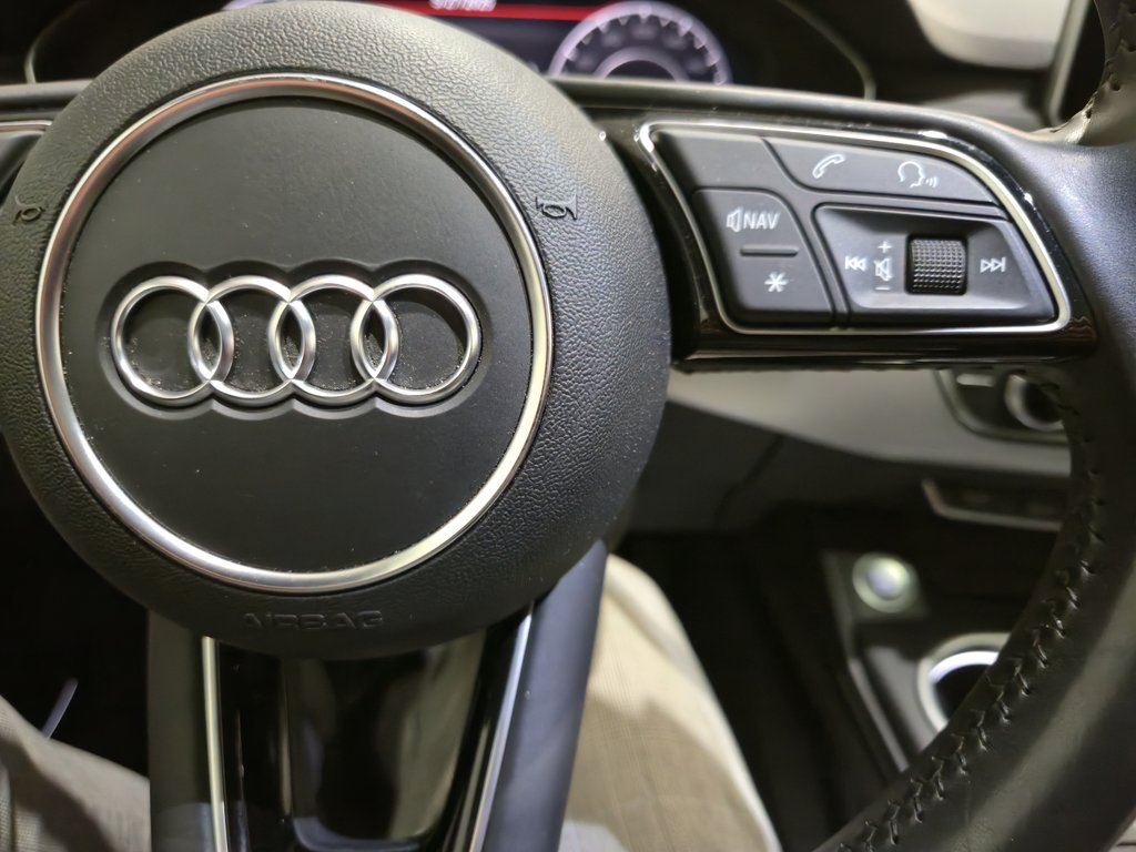 2018 Audi A4 Progressiv Quattro Toit ouvrant Cuir in Terrebonne, Quebec - 11 - w1024h768px