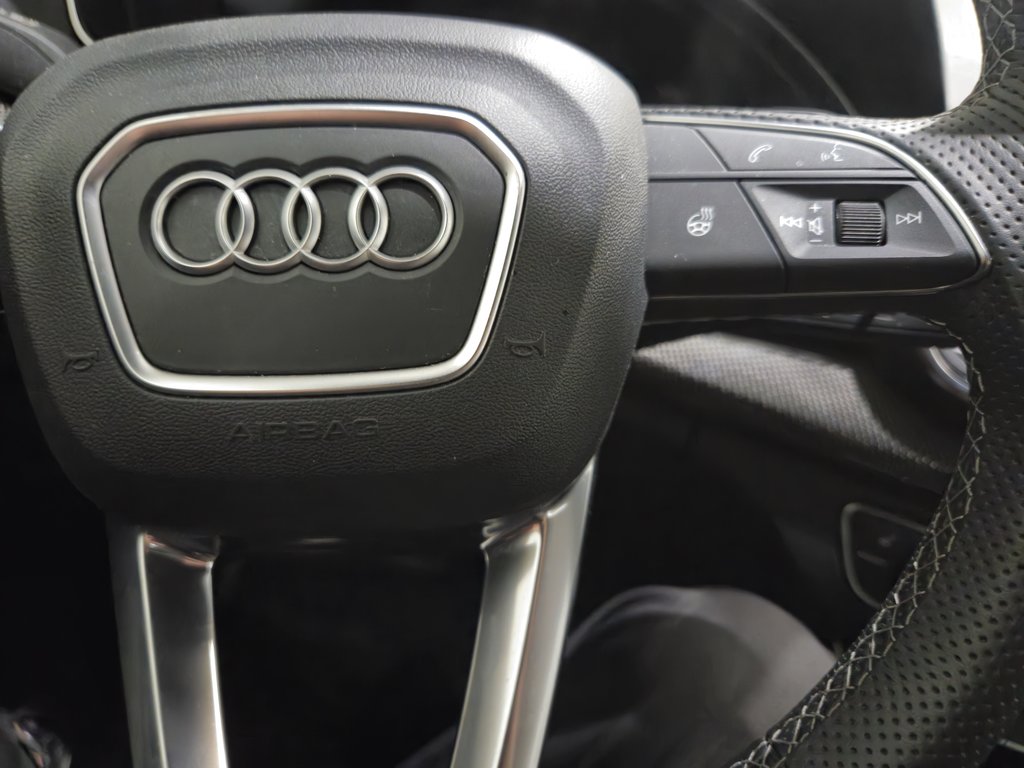 2022 Audi SQ5 Progressiv Black Optic * Couleure Rare * in Terrebonne, Quebec - 11 - w1024h768px