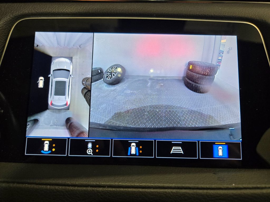 2023 Cadillac XT4 AWD Premium Luxury Cuir Sièges Chauffants in Terrebonne, Quebec - 14 - w1024h768px