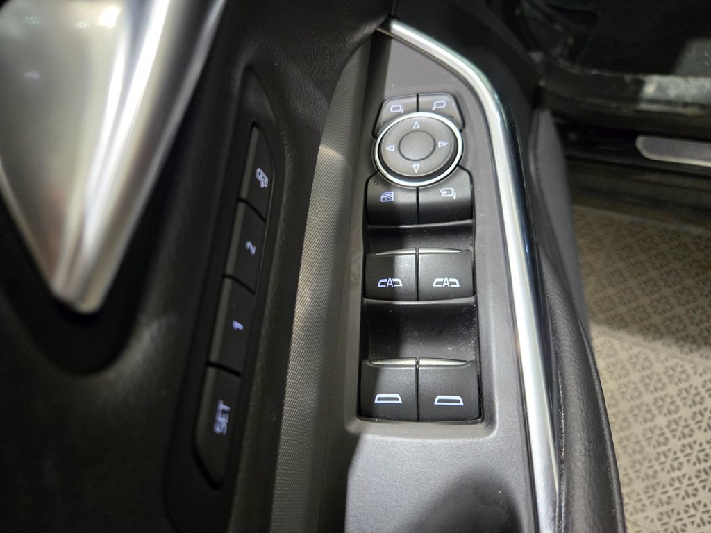 2023 Cadillac XT4 AWD Premium Luxury Cuir Sièges Chauffants in Terrebonne, Quebec - 8 - w1024h768px