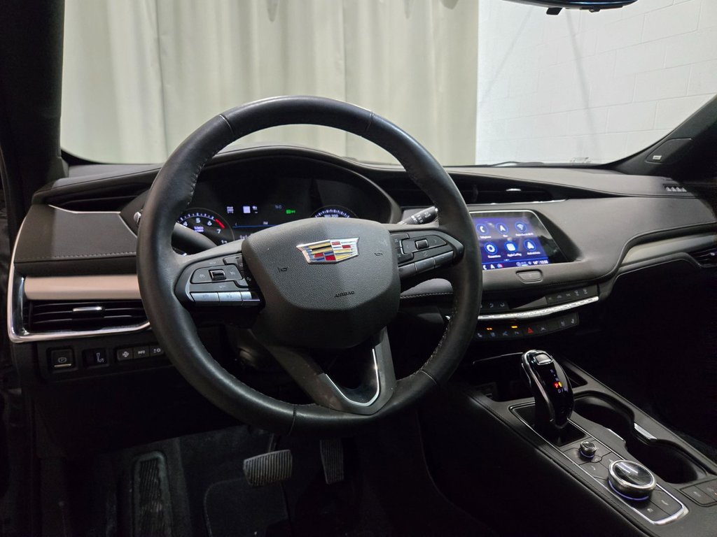 2023 Cadillac XT4 AWD Premium Luxury Cuir Sièges Chauffants in Terrebonne, Quebec - 18 - w1024h768px