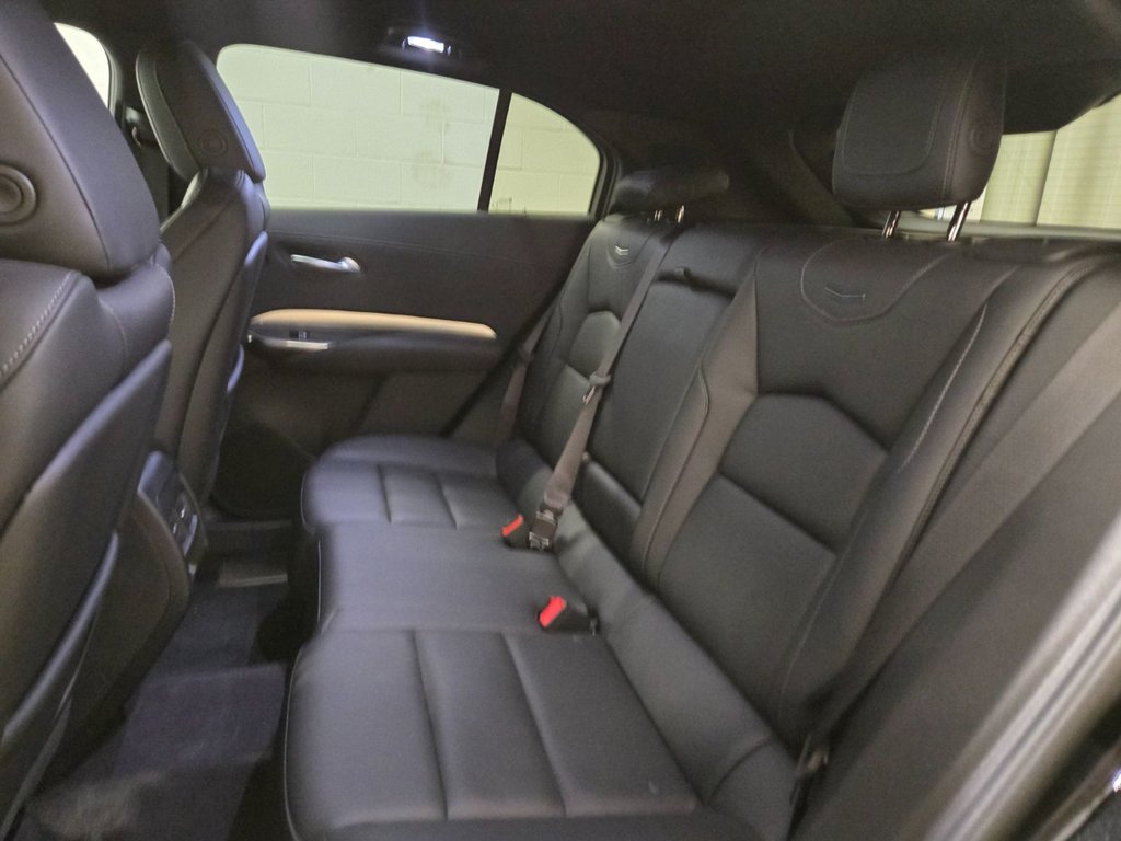 2023 Cadillac XT4 AWD Premium Luxury Cuir Sièges Chauffants in Terrebonne, Quebec - 20 - w1024h768px