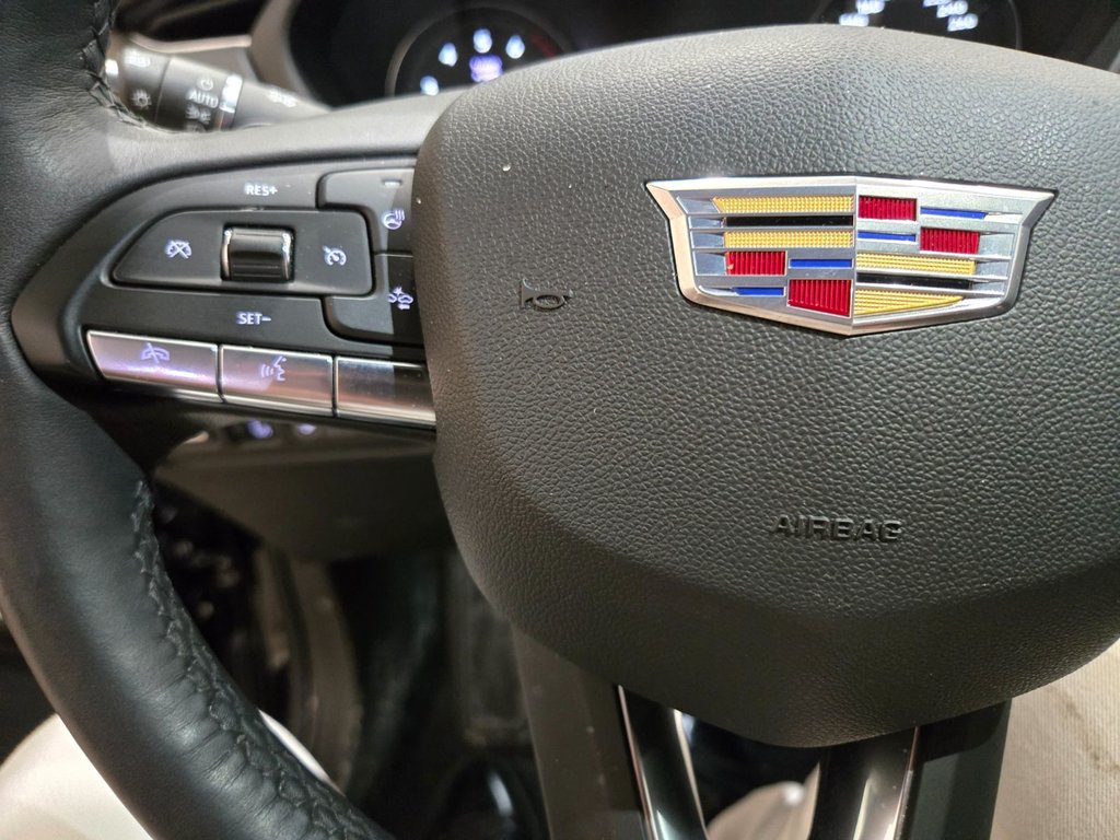 2023 Cadillac XT4 AWD Premium Luxury Cuir Sièges Chauffants in Terrebonne, Quebec - 10 - w1024h768px