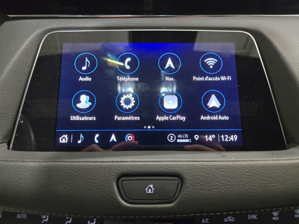 2023 Cadillac XT4 AWD Premium Luxury Cuir Sièges Chauffants in Terrebonne, Quebec - 13 - w1024h768px