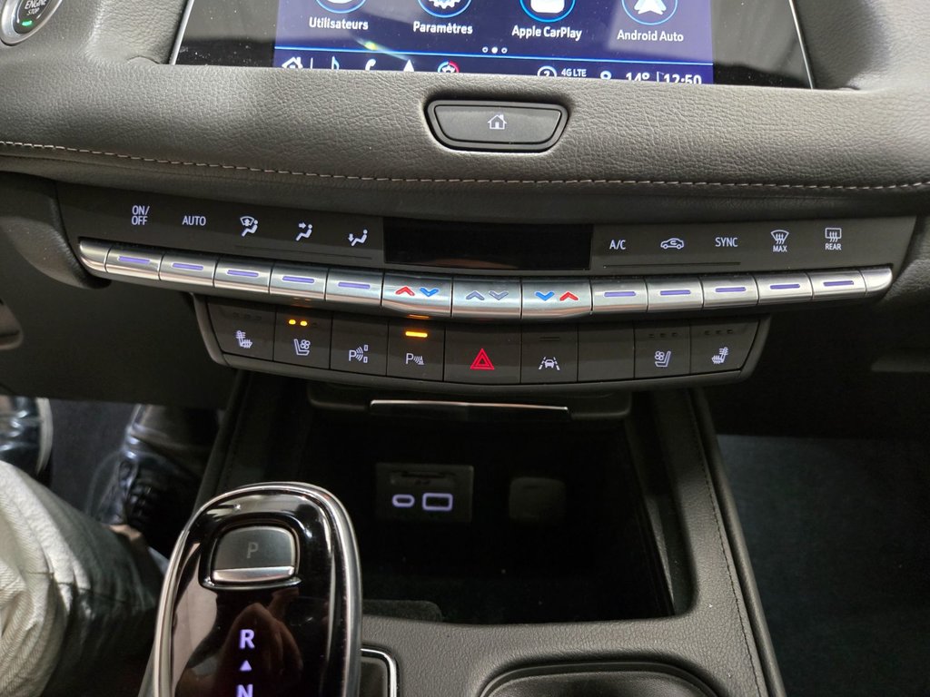 2023 Cadillac XT4 AWD Premium Luxury Cuir Sièges Chauffants in Terrebonne, Quebec - 15 - w1024h768px