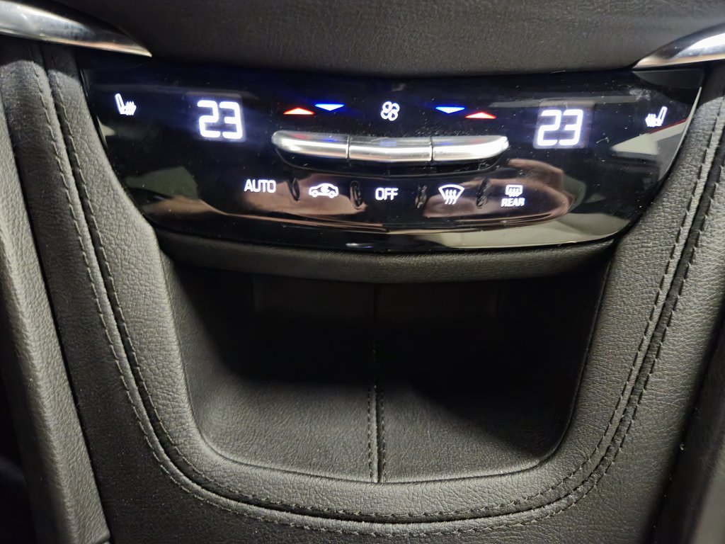 Cadillac XT5 AWD Sport détecteur d'angle mort, toit panoramique 2023 à Terrebonne, Québec - 13 - w1024h768px