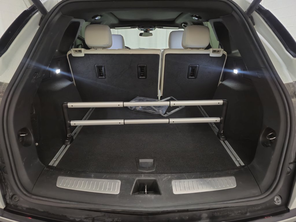 Cadillac XT5 AWD Sport détecteur d'angle mort, toit panoramique 2023 à Terrebonne, Québec - 21 - w1024h768px